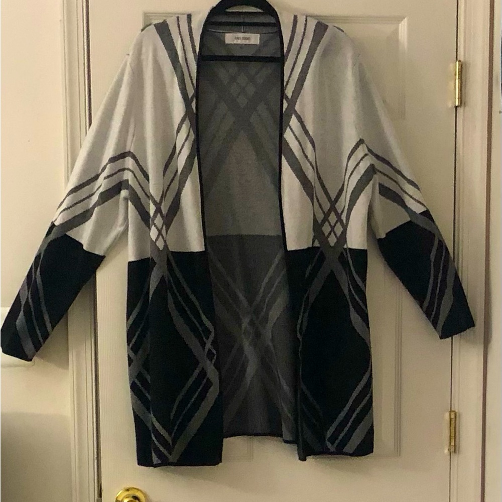 Jones Studio - Women’s Black and Gray Cardigan Sweater